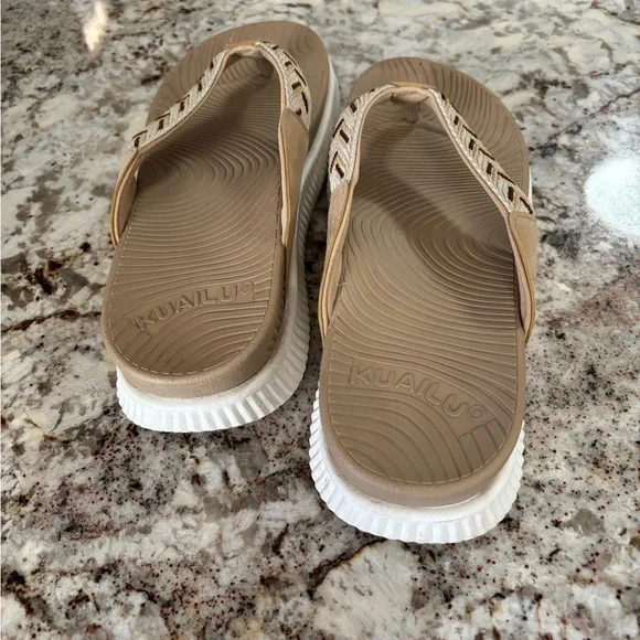 Stylish Beige and Brown Chevron Sandals - Picture 5 of 6